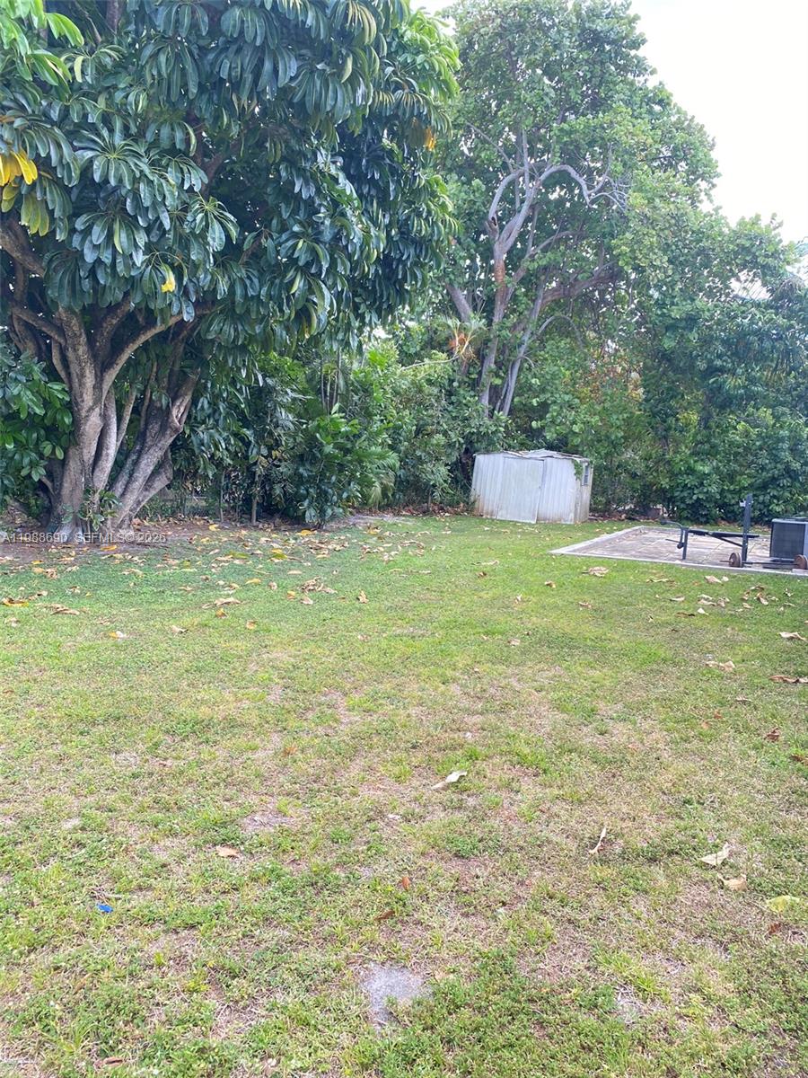 HIGHLAND MANOR SEC 1 - Residential Lease