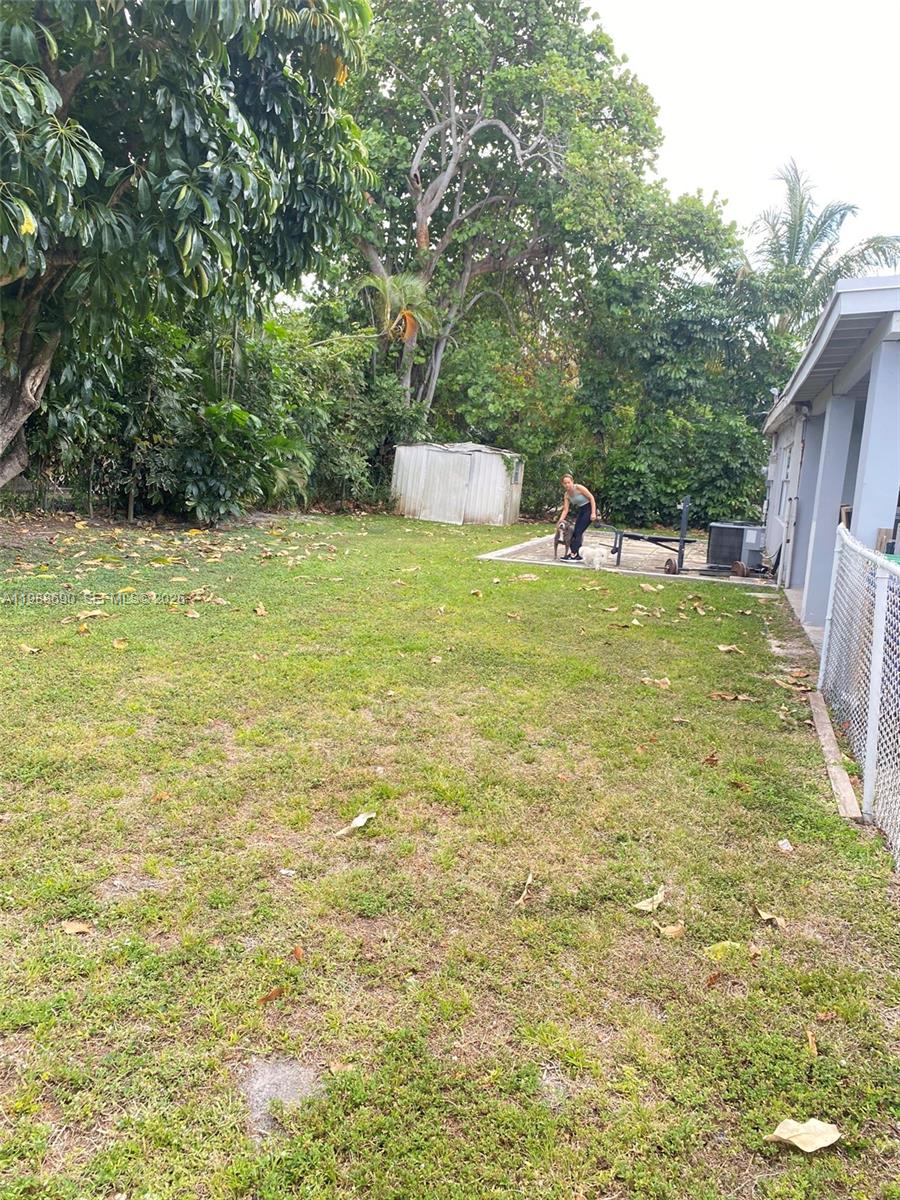 HIGHLAND MANOR SEC 1 - Residential Lease