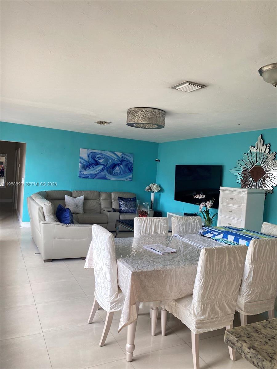 HIGHLAND MANOR SEC 1 - Residential Lease