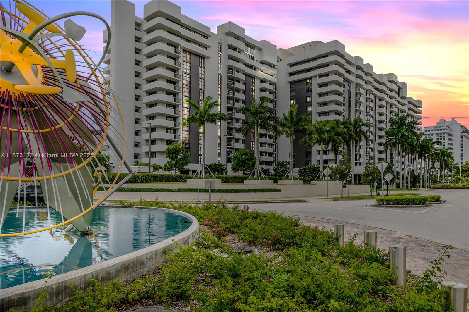600 Biltmore Way 1205