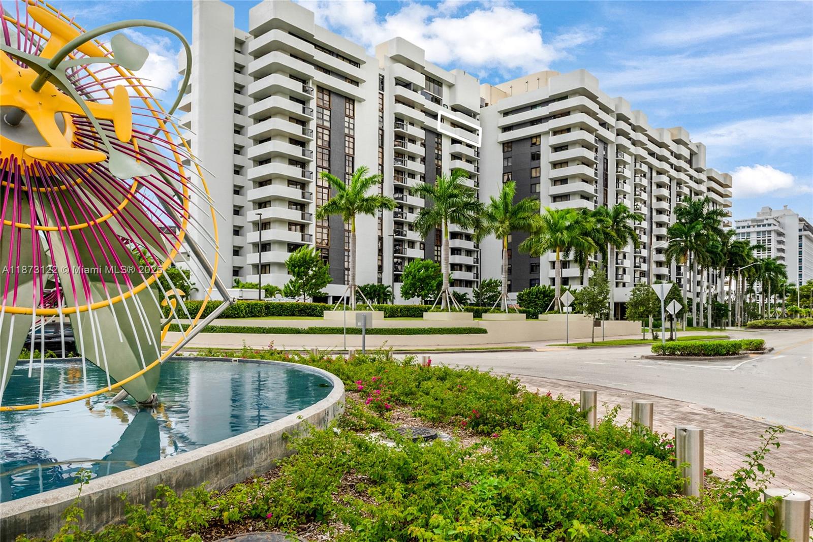 600 Biltmore Way 1205