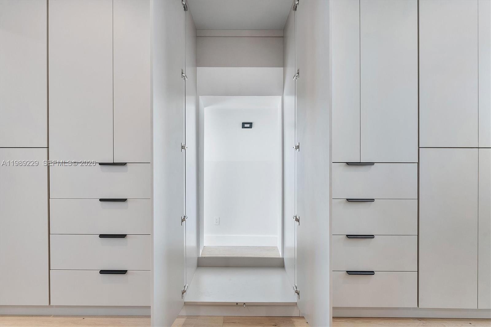 OAK POINT - Residential