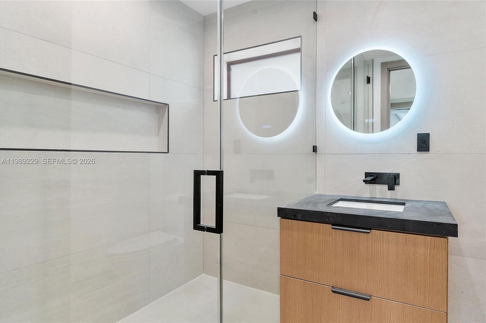 OAK POINT - Residential