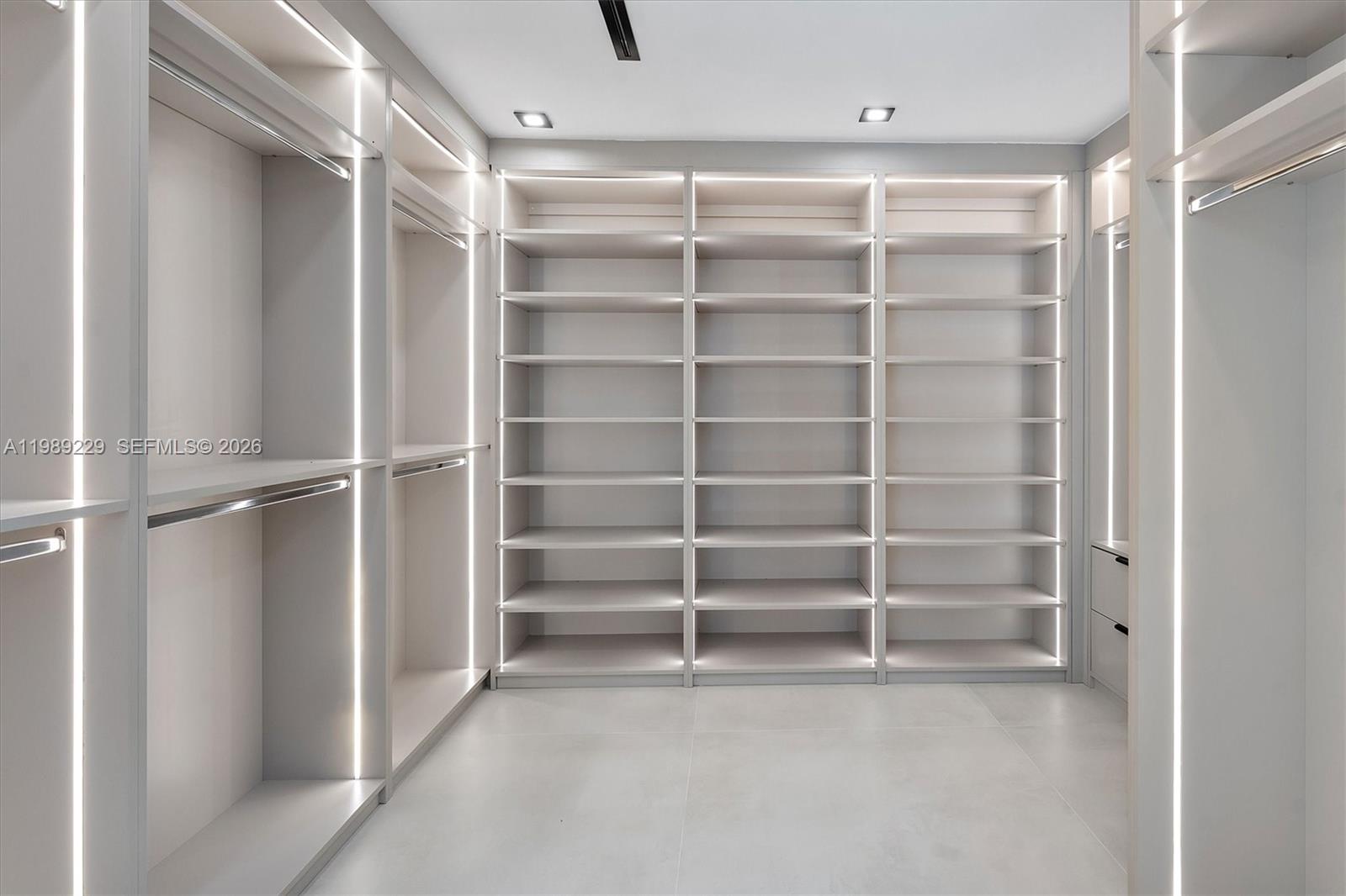 OAK POINT - Residential