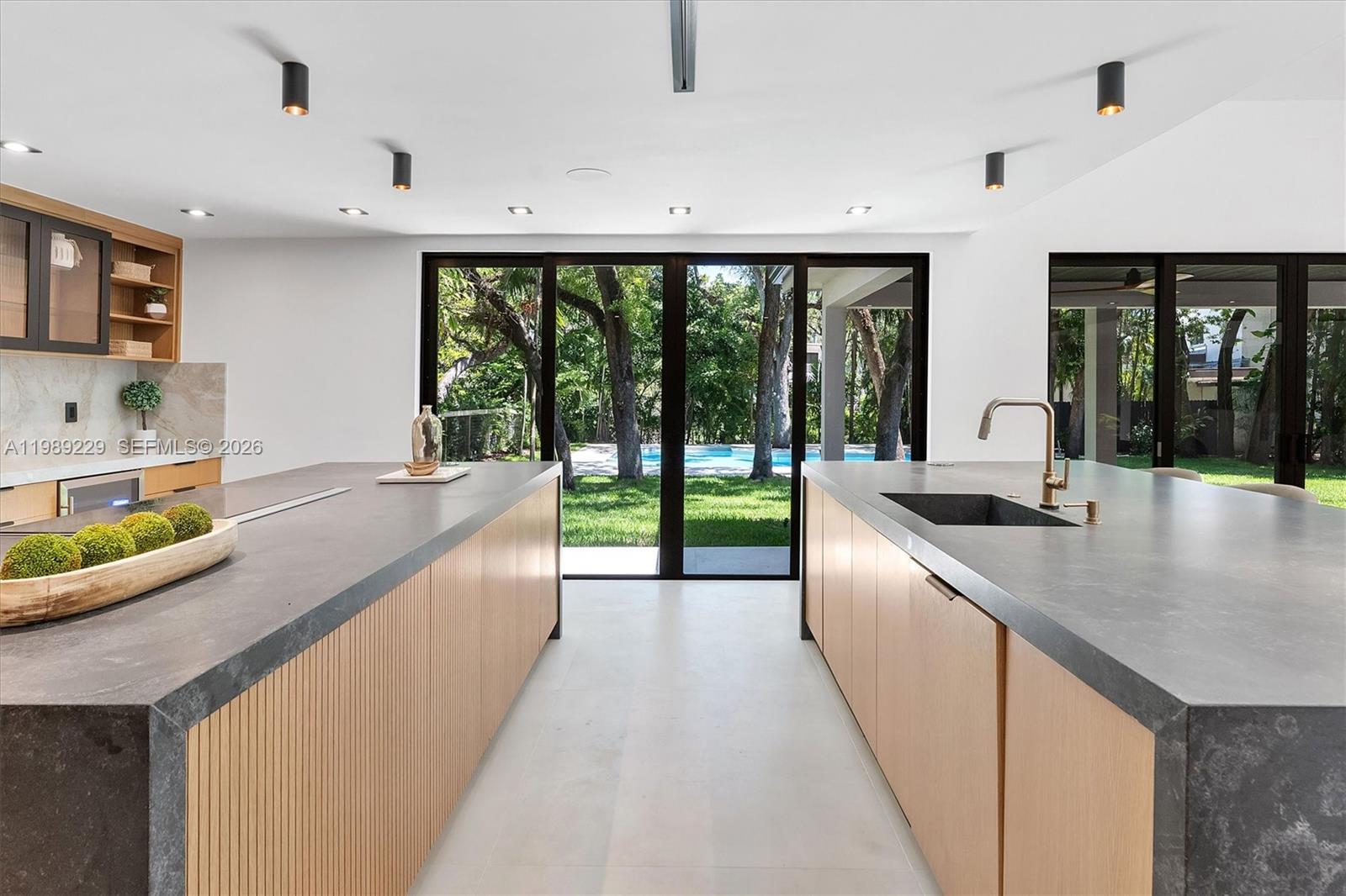 OAK POINT - Residential