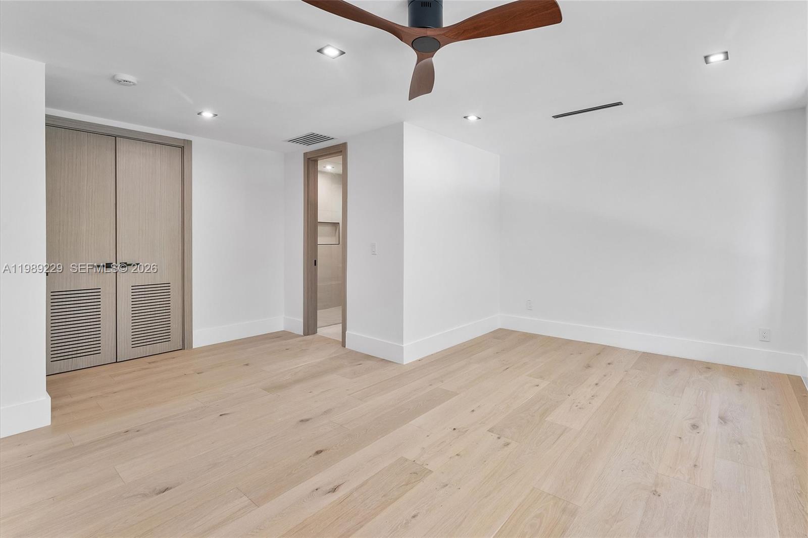 OAK POINT - Residential