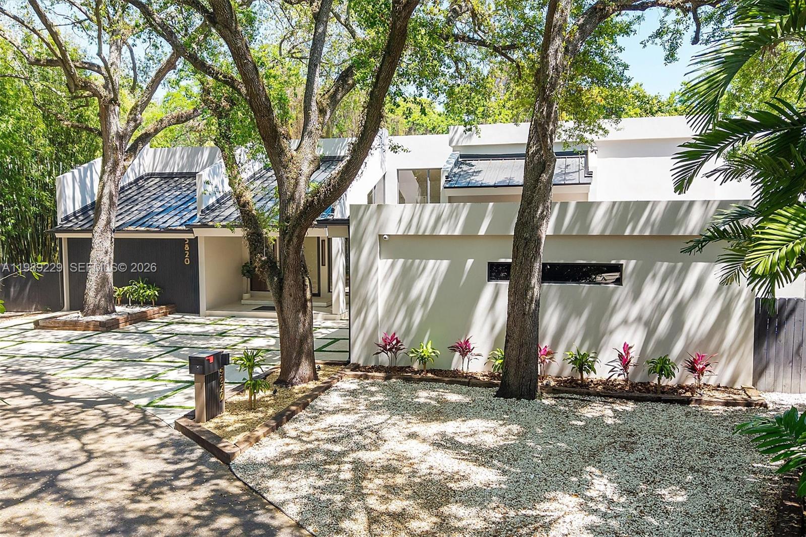 OAK POINT - Residential