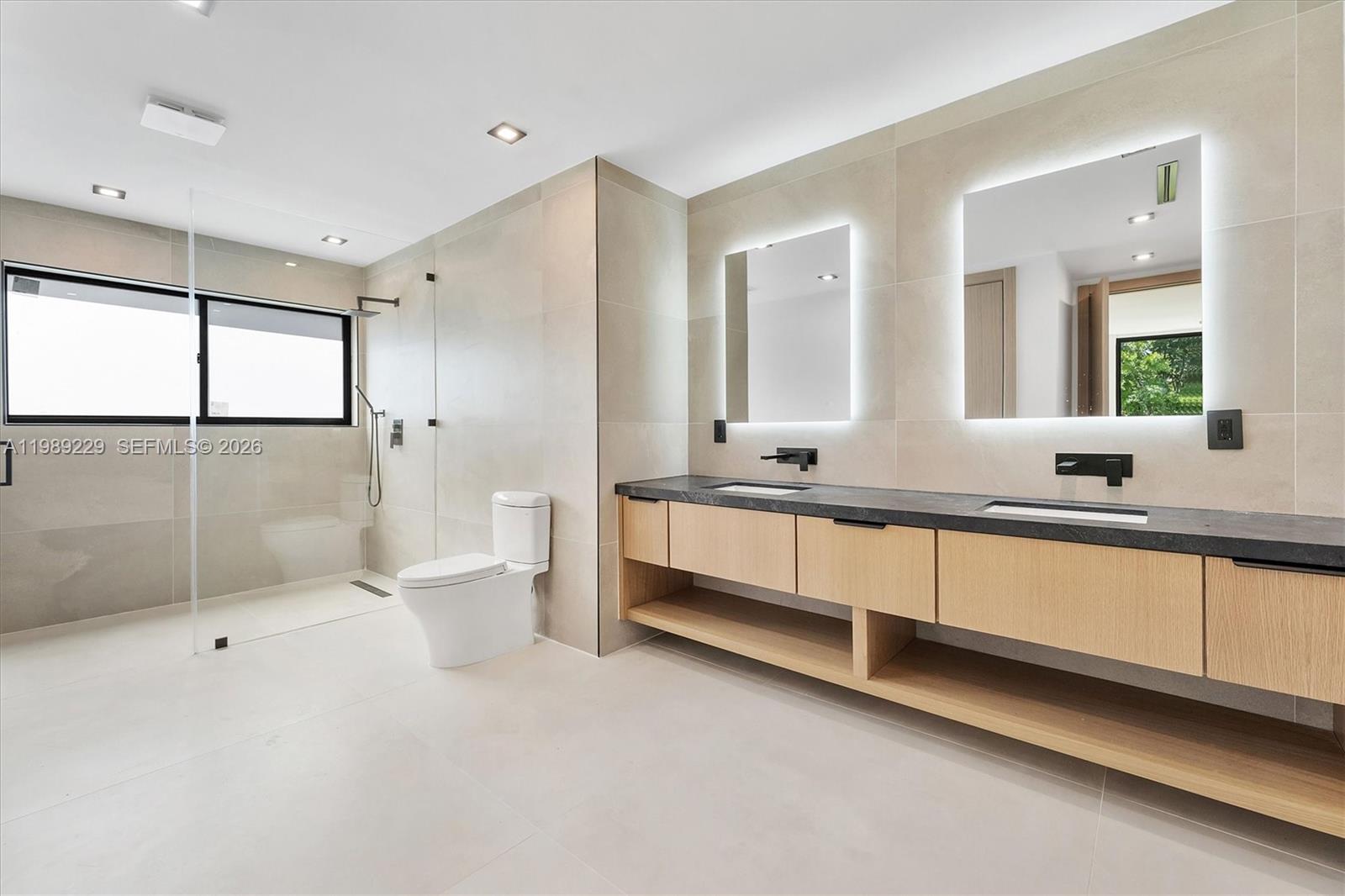 OAK POINT - Residential