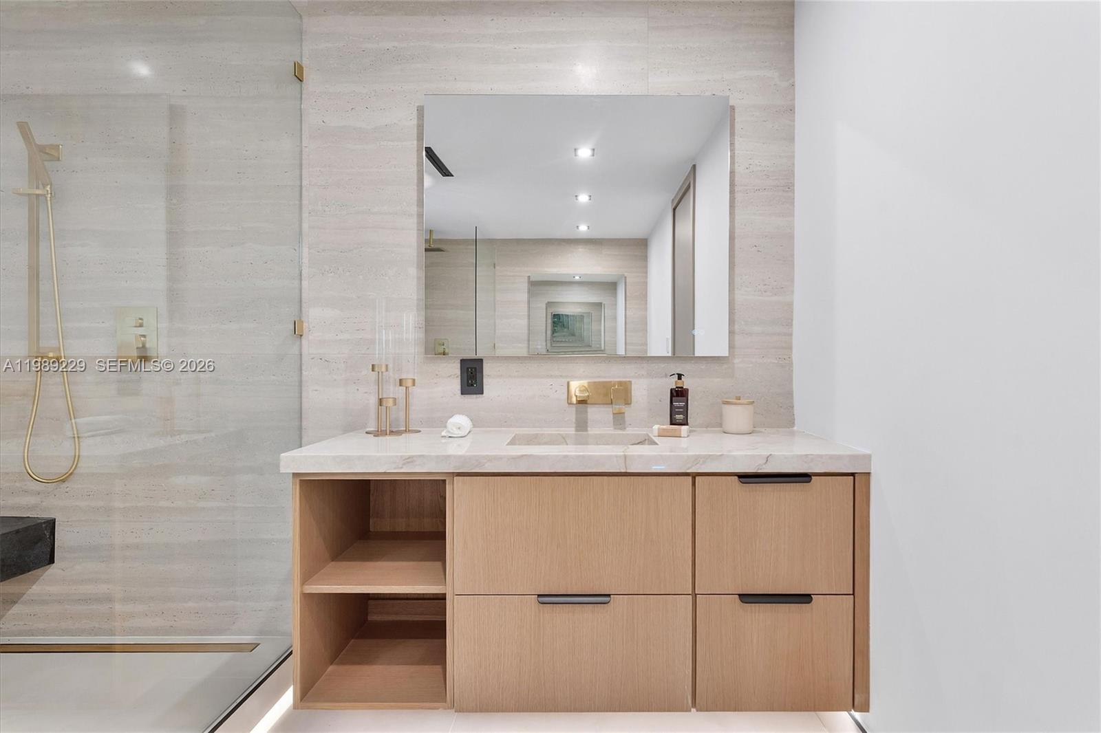 OAK POINT - Residential