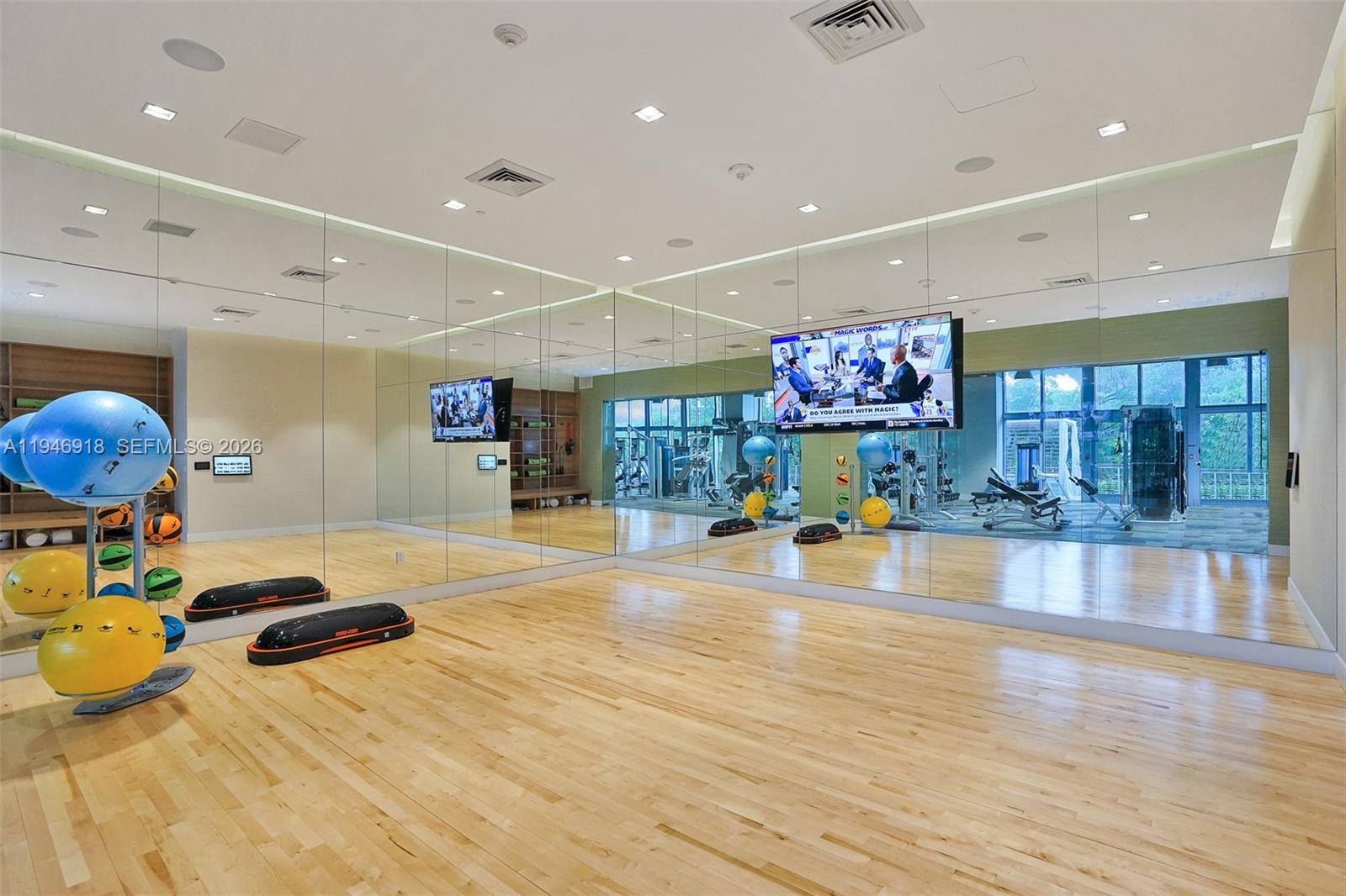 16385 Biscayne Blvd 1518