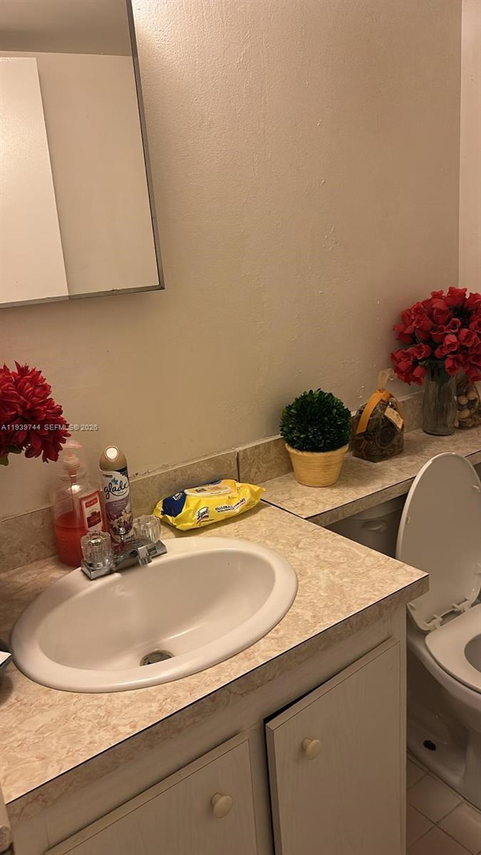 RAMBLEWOOD EAST CONDO - Residential