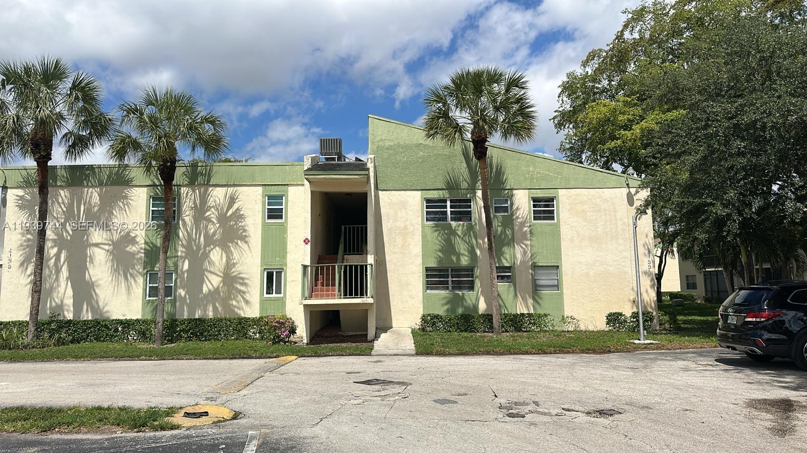 RAMBLEWOOD EAST CONDO - Residential