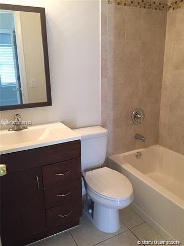 BRIAR BAY TOWNHOUSE ESTAT - Residential Lease