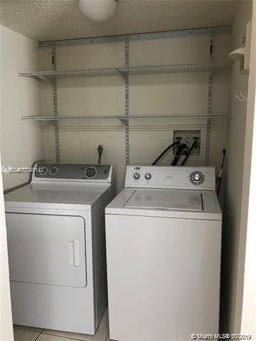 BRIAR BAY TOWNHOUSE ESTAT - Residential Lease