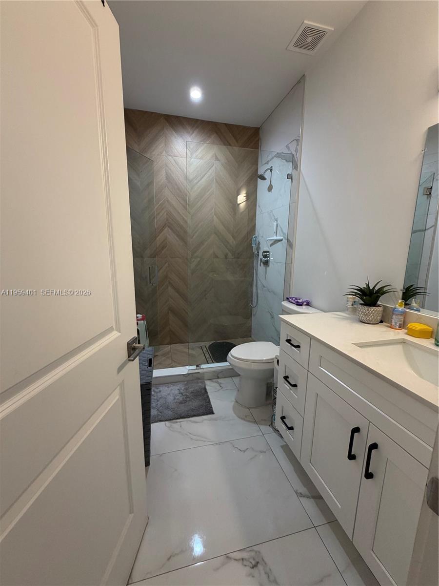 REPLAT OF PORTIONS OF RIC - Residential Lease