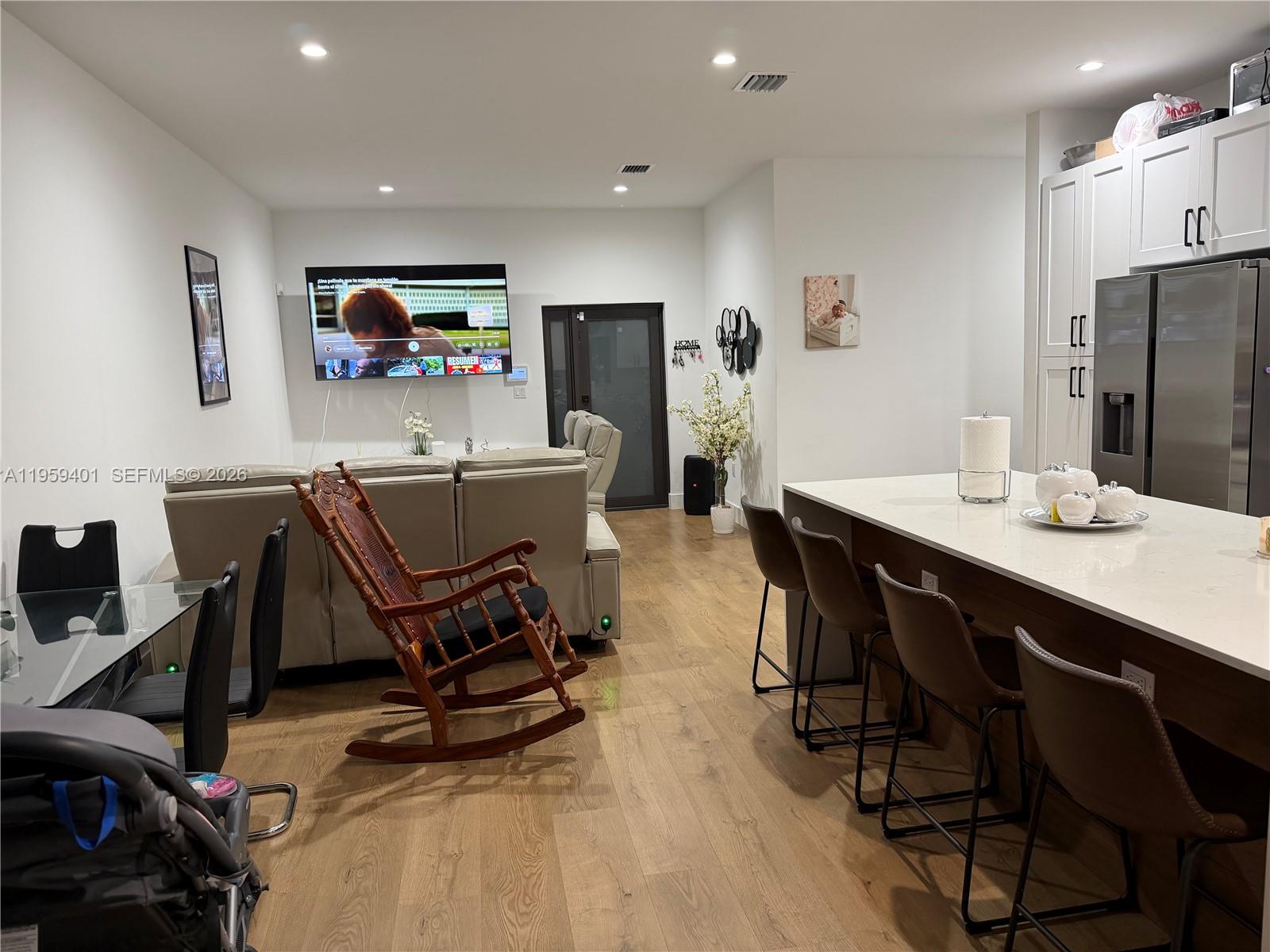 REPLAT OF PORTIONS OF RIC - Residential Lease