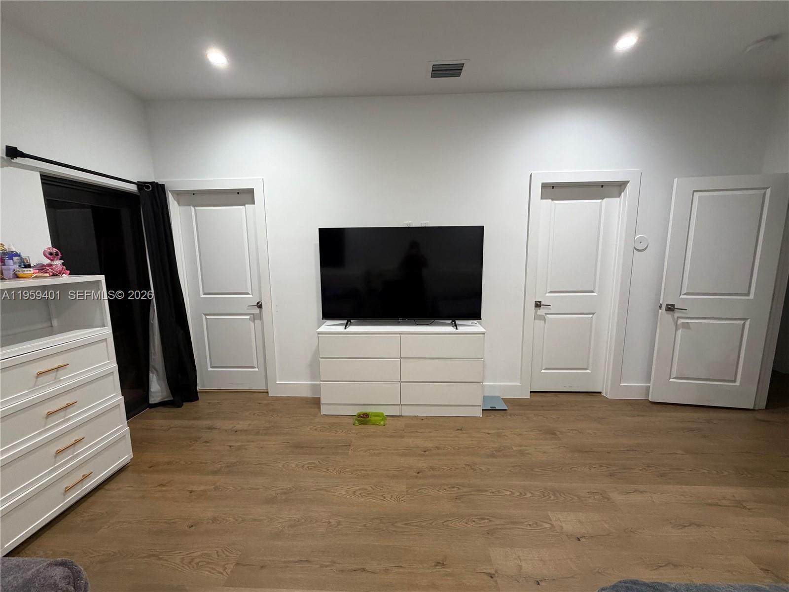 REPLAT OF PORTIONS OF RIC - Residential Lease