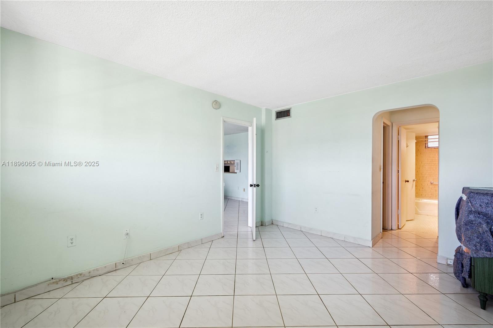 POINT EAST SEC II CONDO - Residential