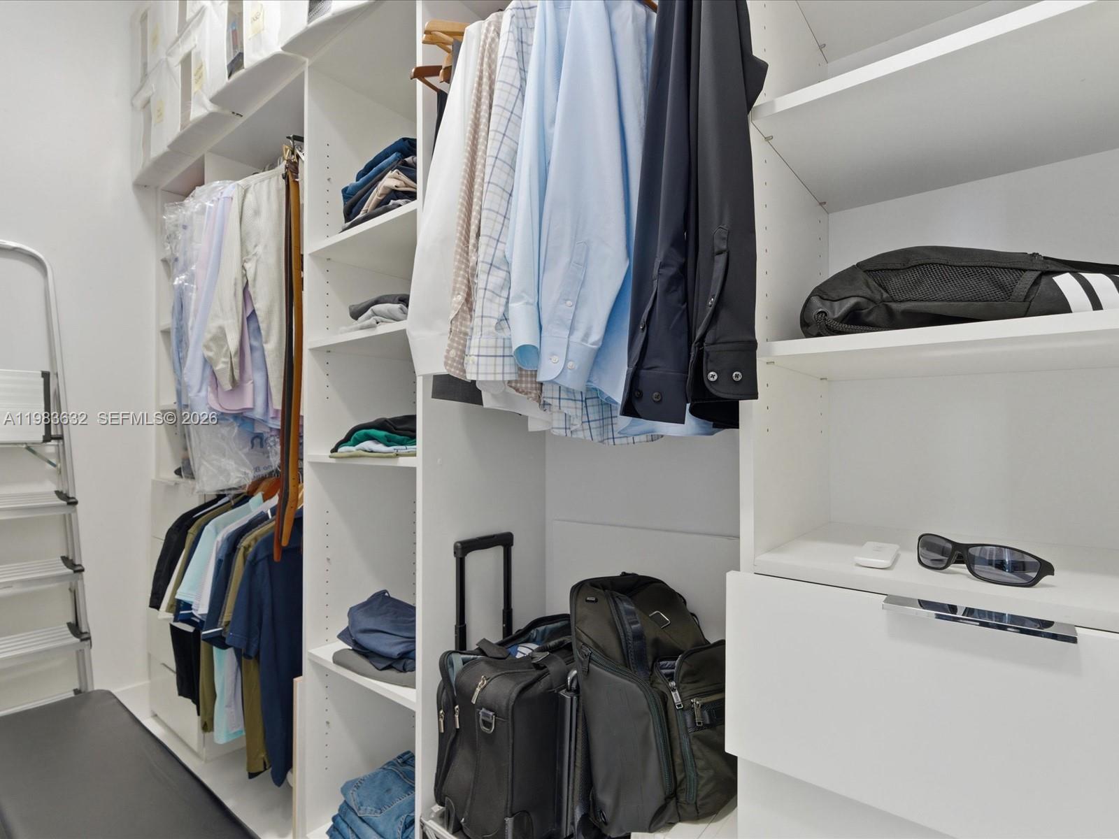 THE DECOPLAGE CONDO - Residential