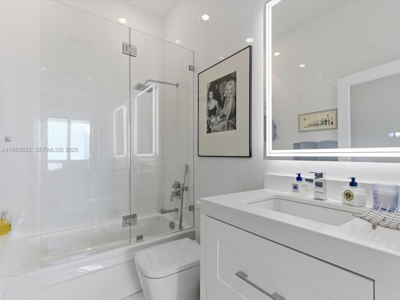 THE DECOPLAGE CONDO - Residential