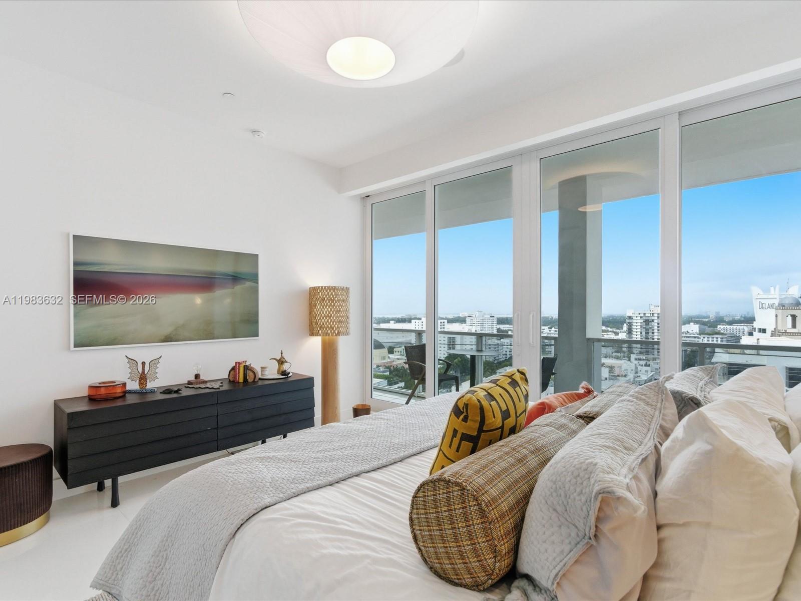 THE DECOPLAGE CONDO - Residential