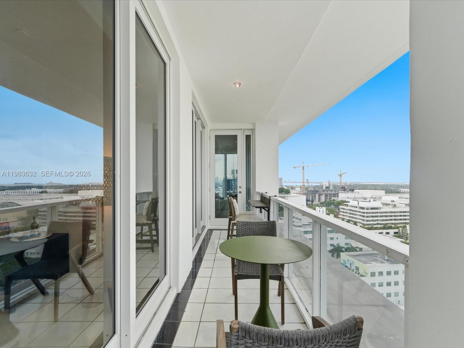 THE DECOPLAGE CONDO - Residential