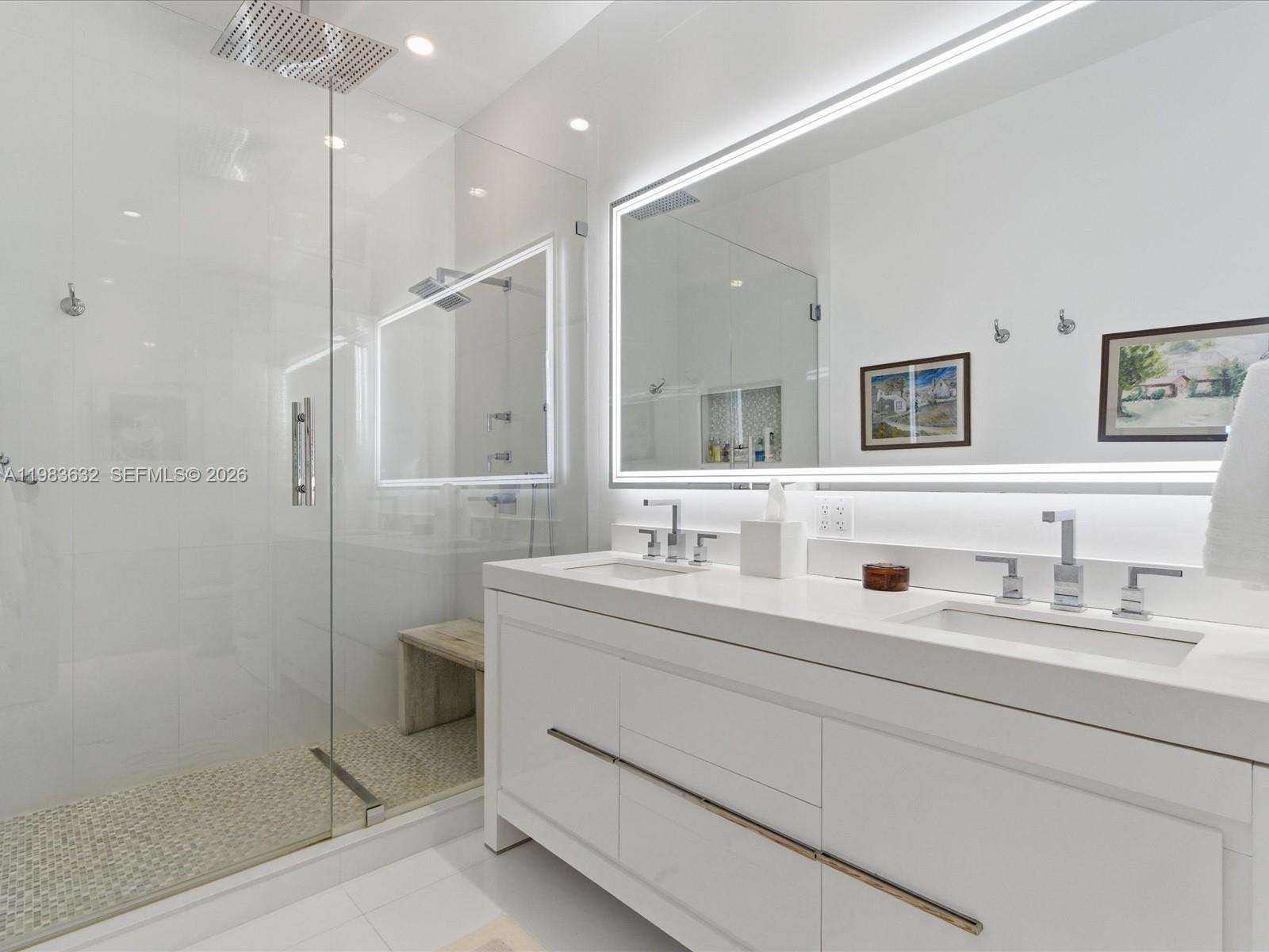 THE DECOPLAGE CONDO - Residential