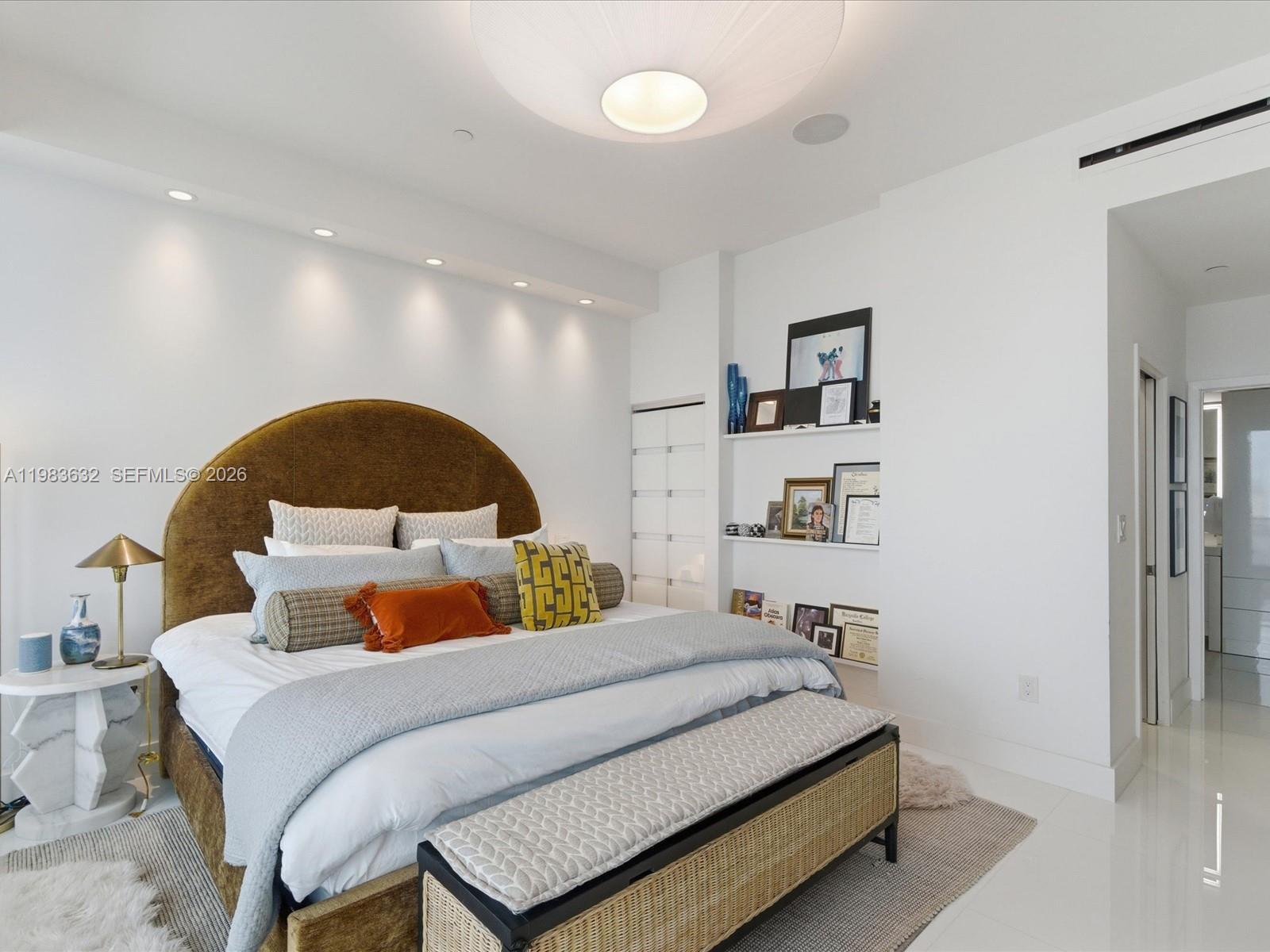 THE DECOPLAGE CONDO - Residential