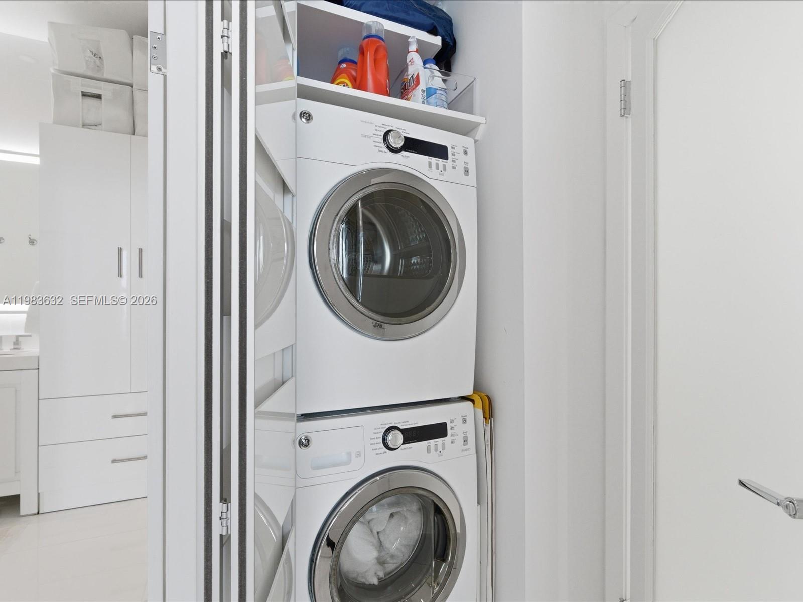 THE DECOPLAGE CONDO - Residential