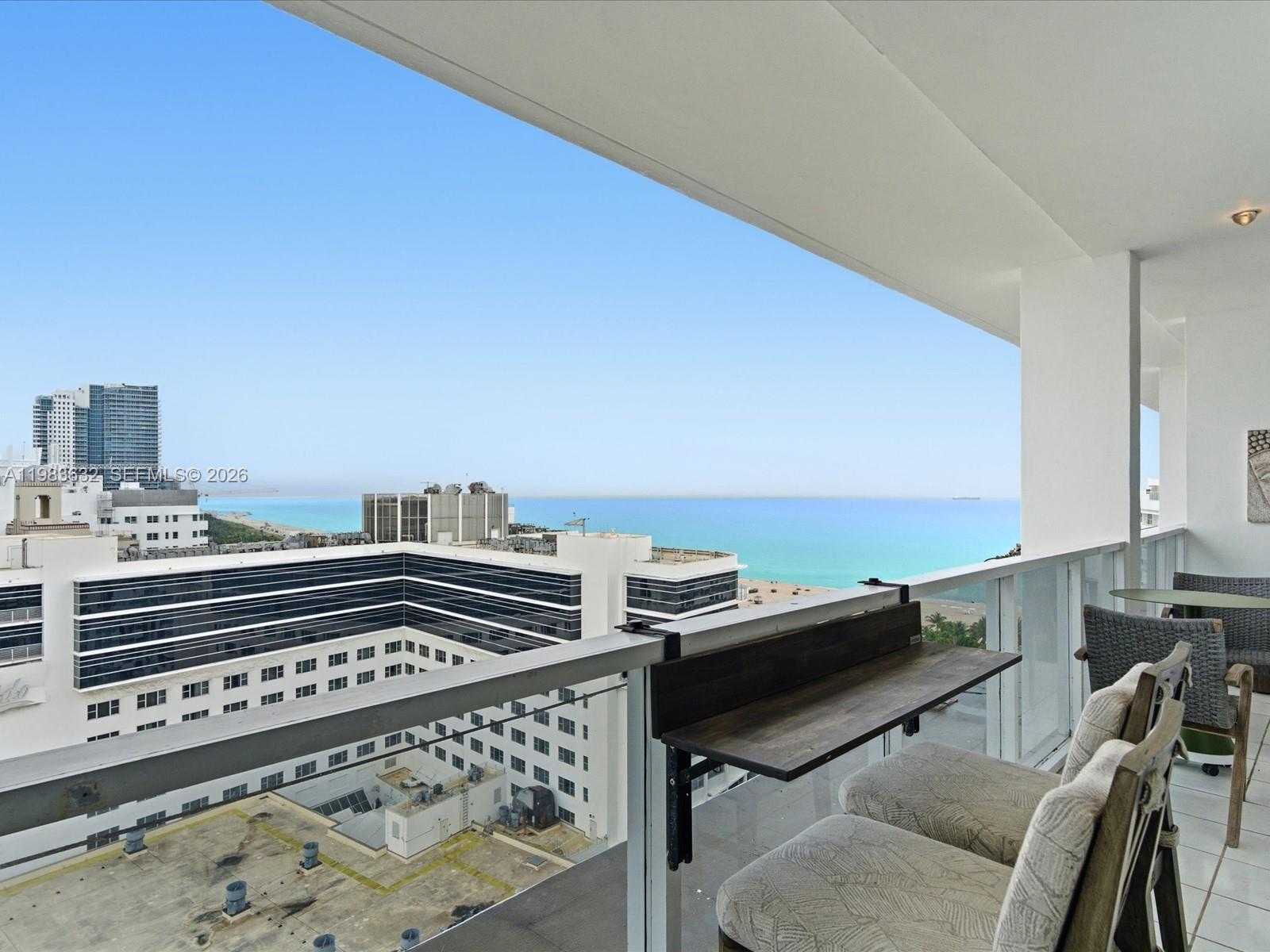 THE DECOPLAGE CONDO - Residential