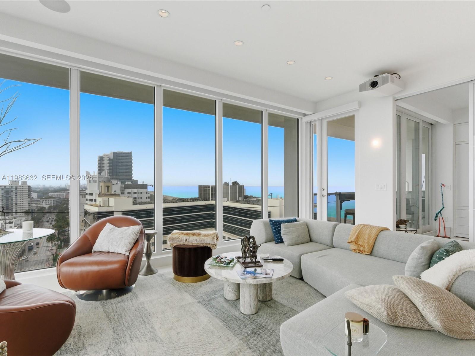 THE DECOPLAGE CONDO - Residential