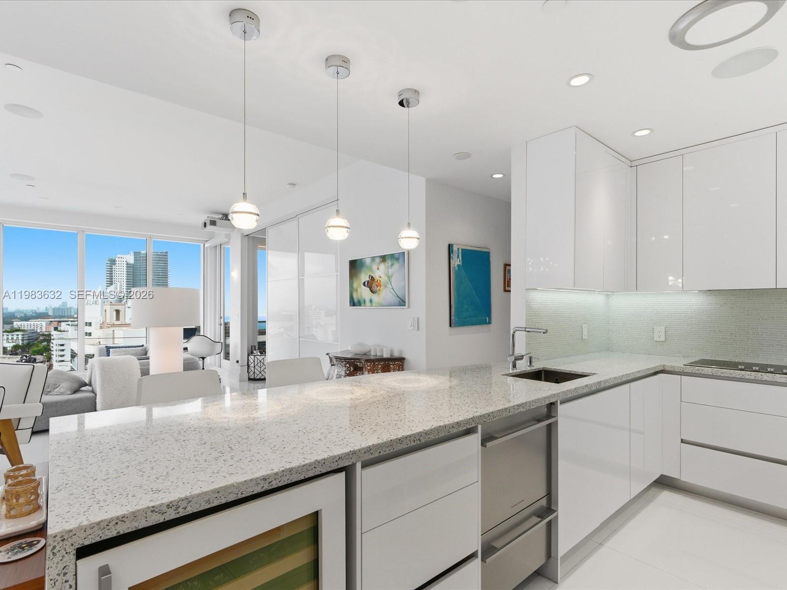 THE DECOPLAGE CONDO - Residential