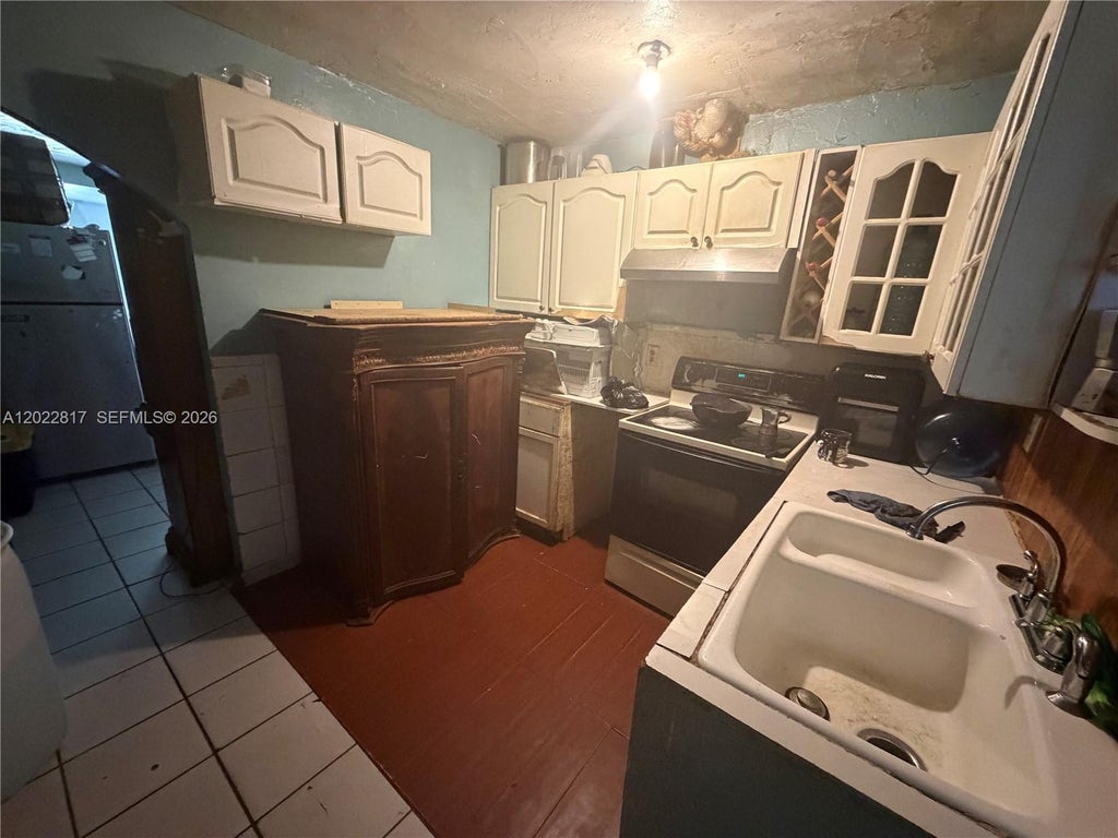Photo of 5740 Taylor St, Hollywood, FL 33021 (MLS # A12022817)