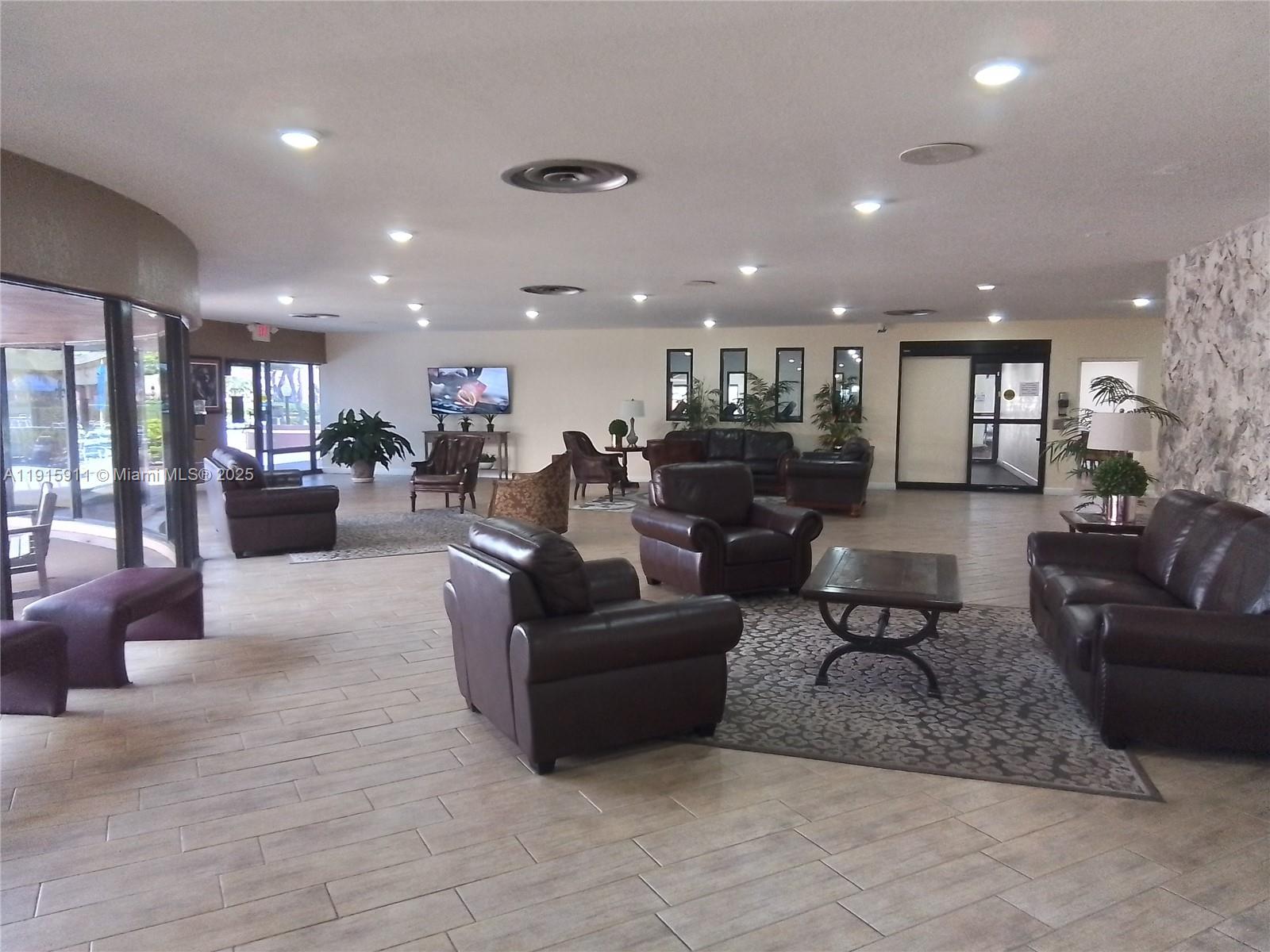 SUNRISE LAKES 119 CONDO - Residential