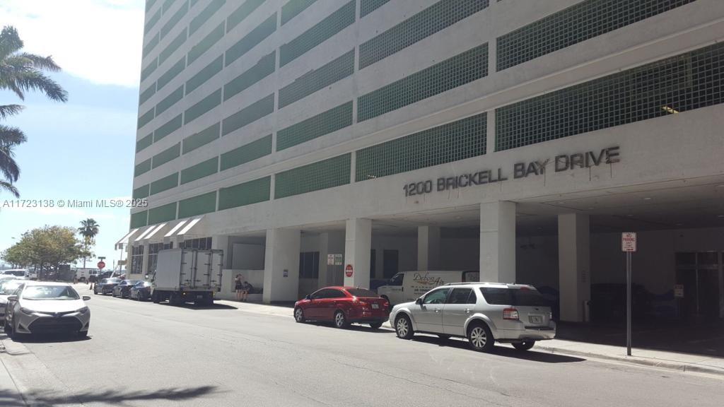 Property for Sale at 1200 Brickell Bay Dr 2506, Miami, Broward County, Florida - Bedrooms: 1 
Bathrooms: 1  - $525,000