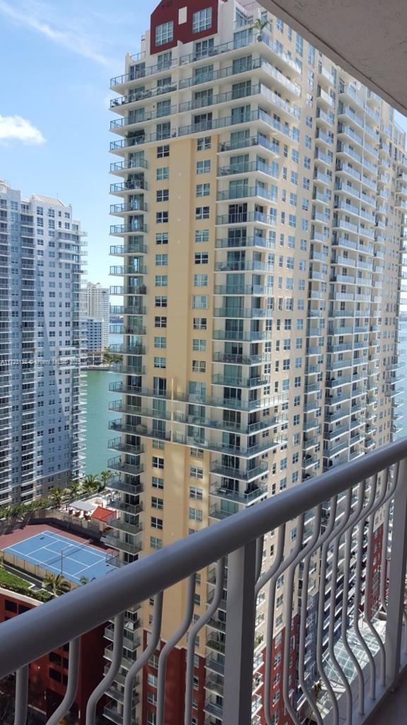 THE CLUB AT BRICKELL BAY - Residential
