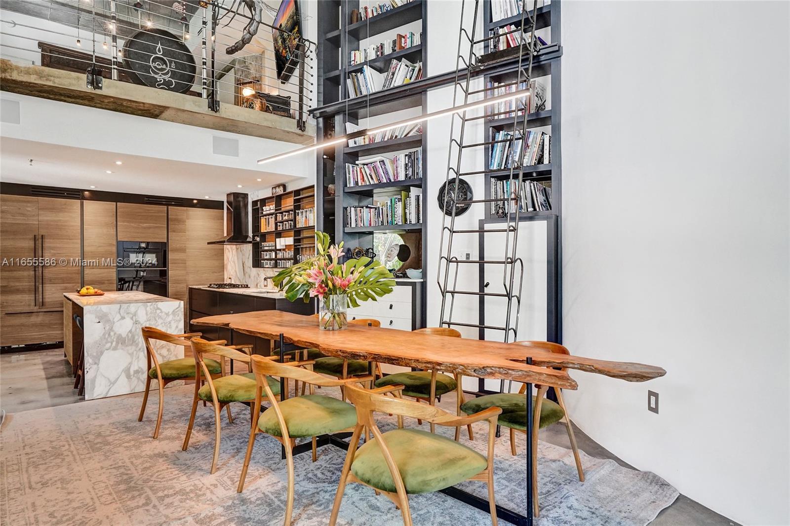 EL CYCLON CONDO - Residential