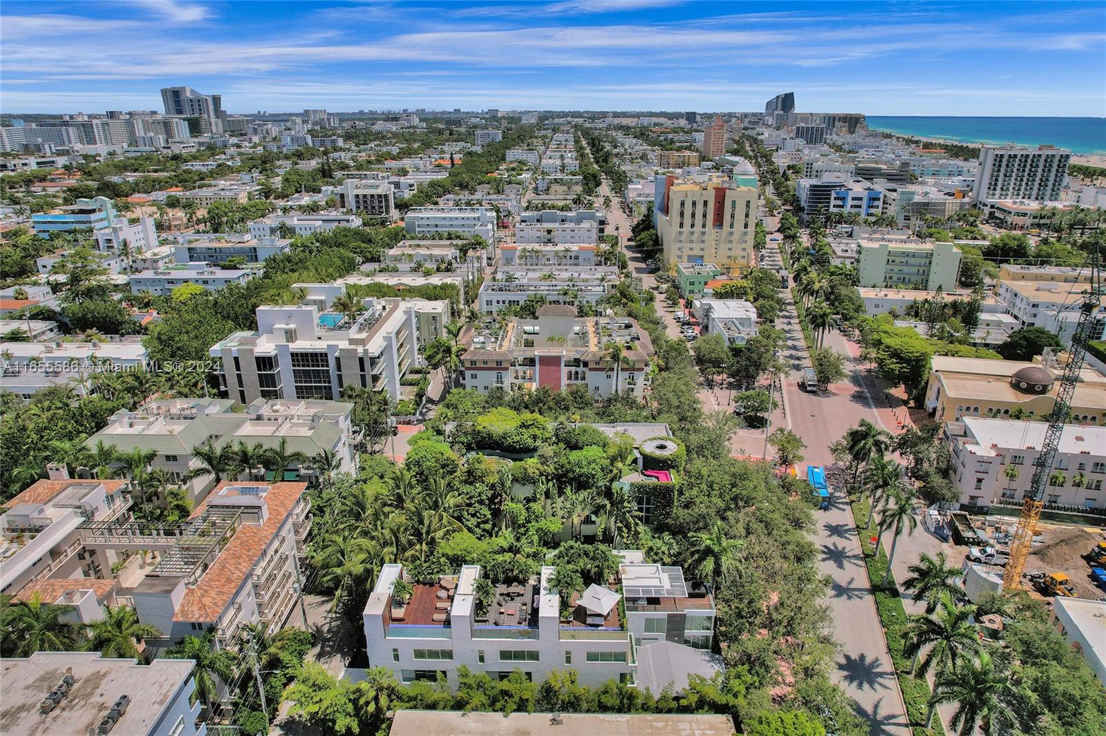 EL CYCLON CONDO - Residential