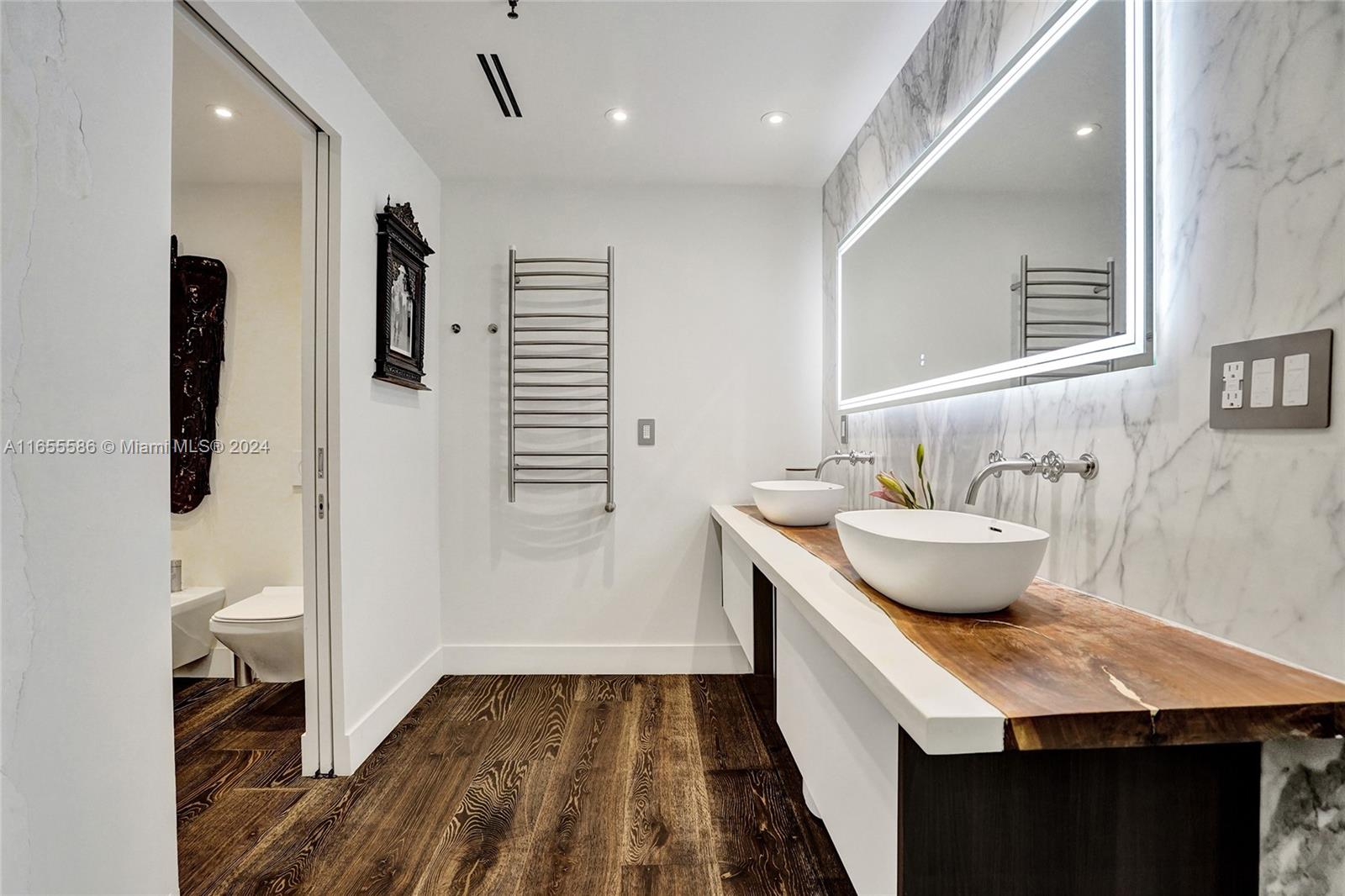 EL CYCLON CONDO - Residential