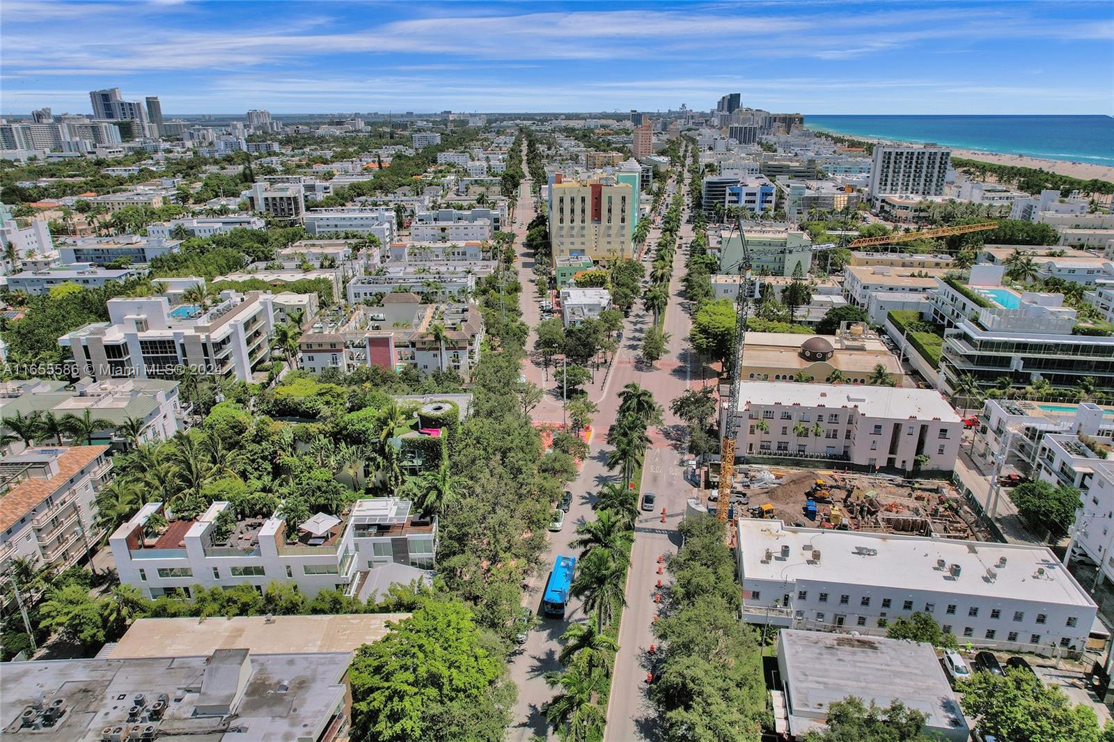 EL CYCLON CONDO - Residential