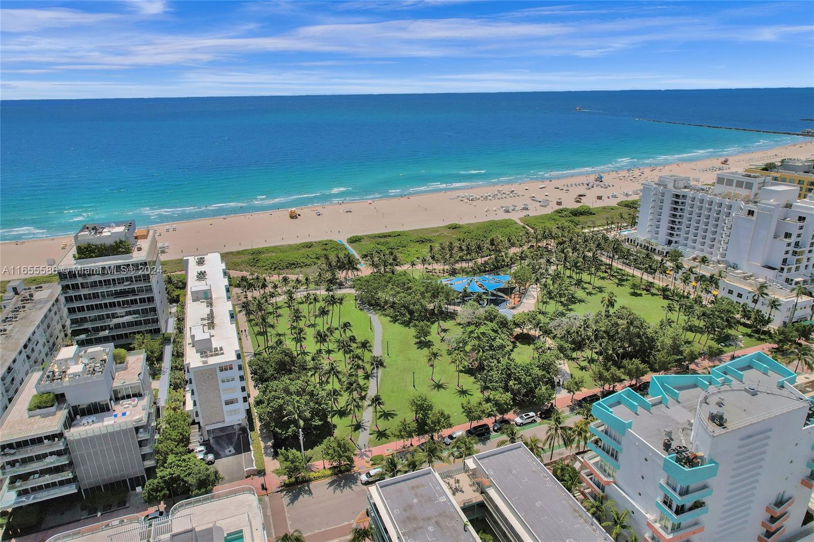 EL CYCLON CONDO - Residential