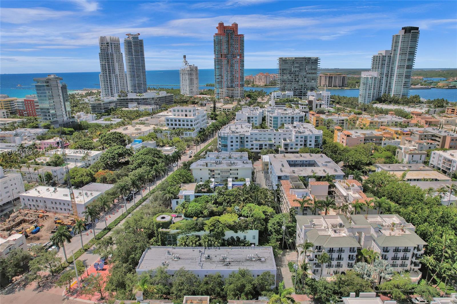 EL CYCLON CONDO - Residential