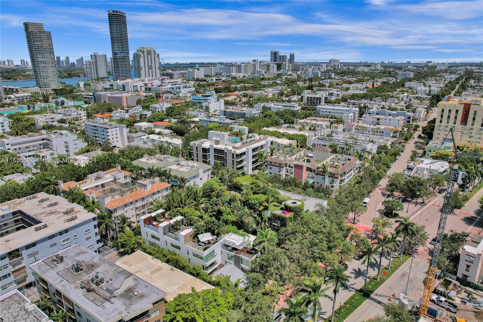EL CYCLON CONDO - Residential