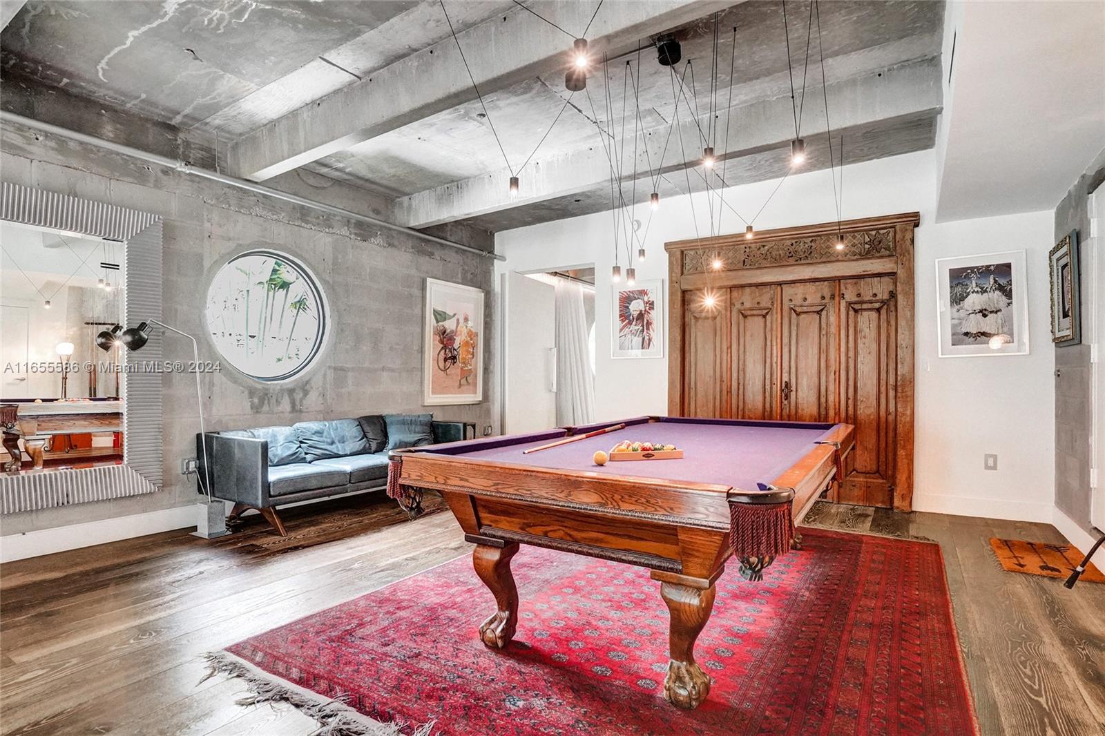 EL CYCLON CONDO - Residential