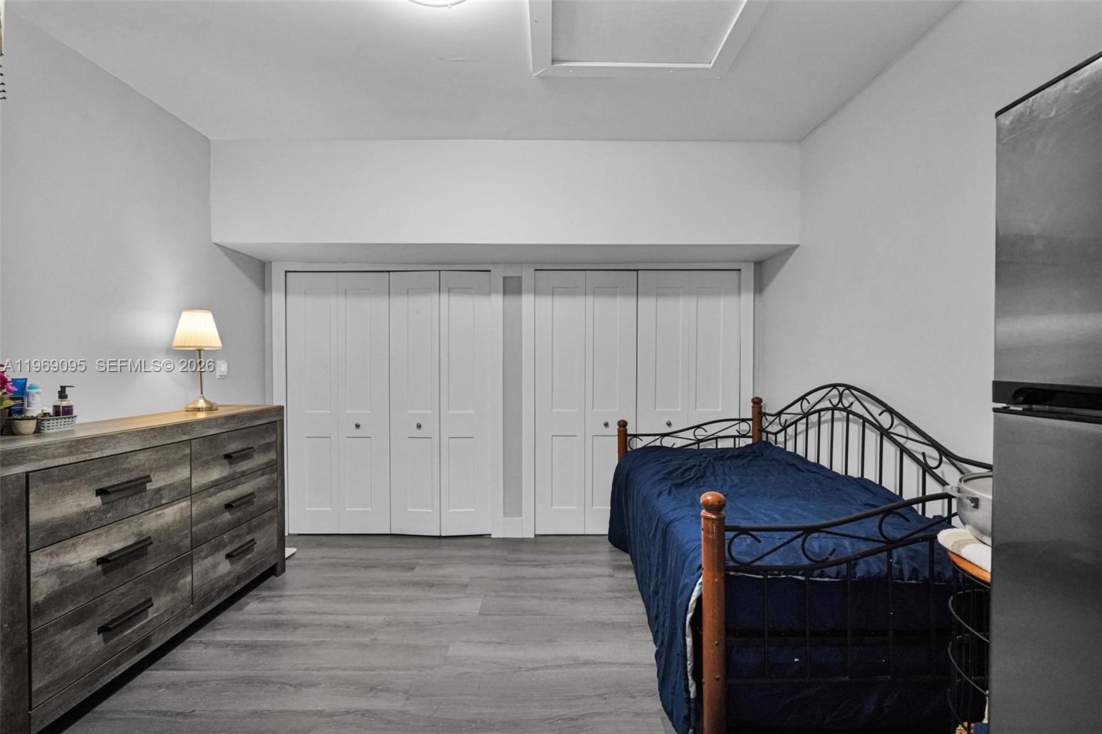 VALENCIA TOWNHOMES - Residential