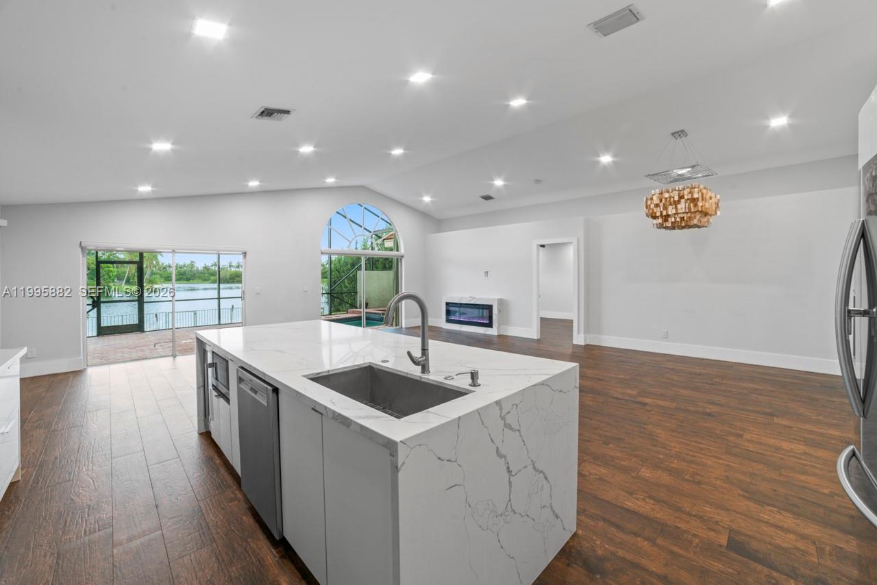 SILVER LAKES PHASE III - Residential