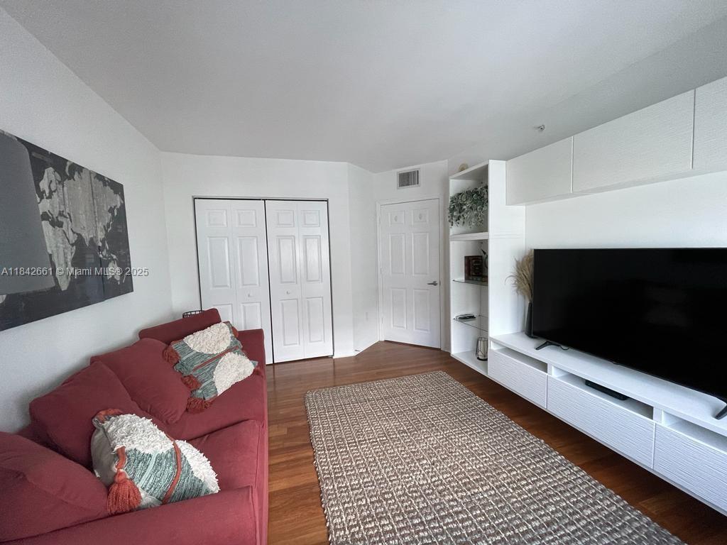 THE MARK ON BRICKELL COND - Residential