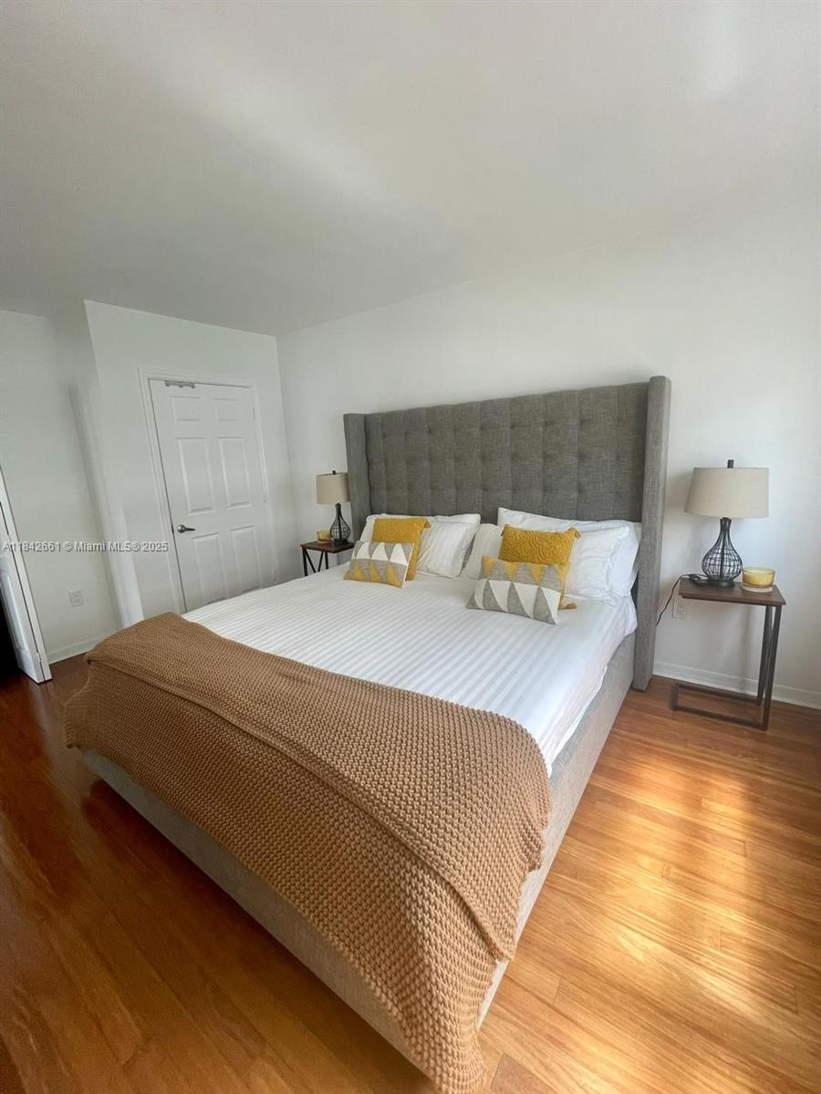 THE MARK ON BRICKELL COND - Residential