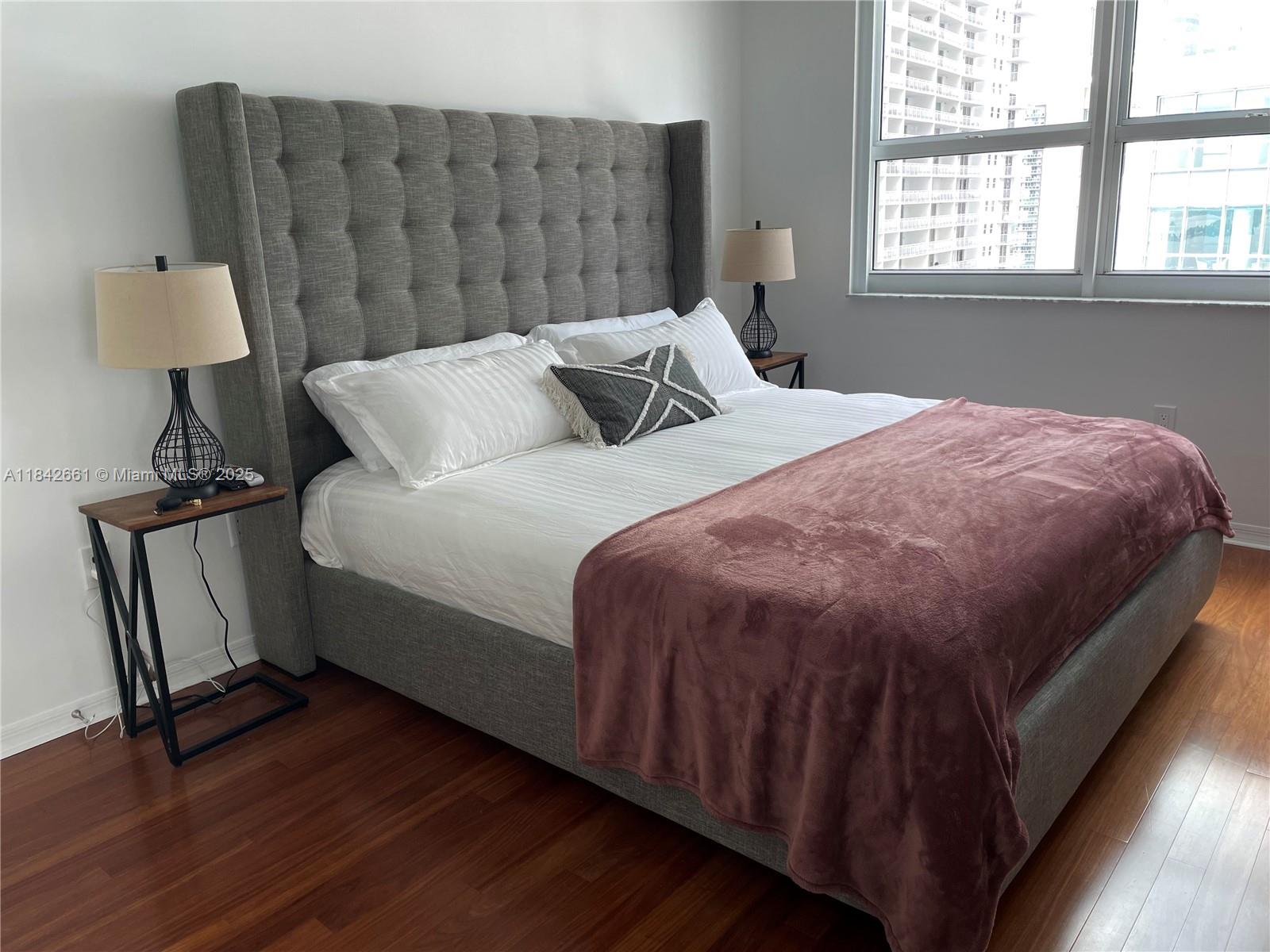 THE MARK ON BRICKELL COND - Residential