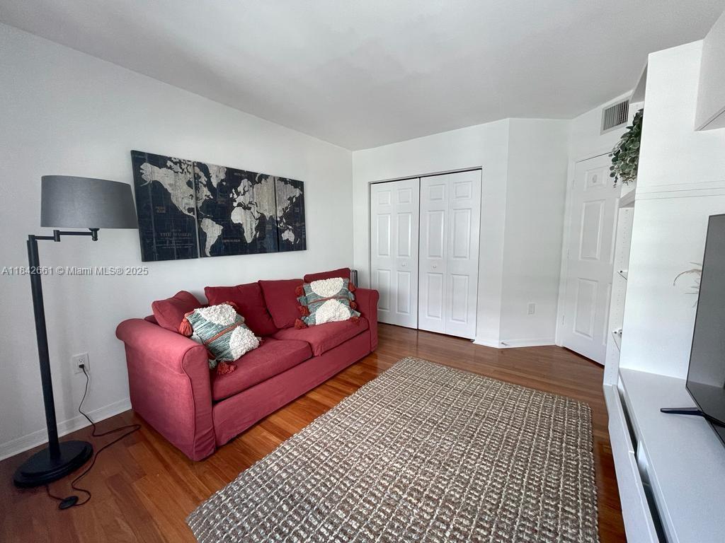 THE MARK ON BRICKELL COND - Residential